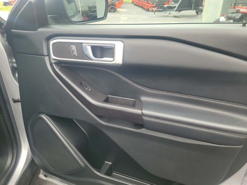 Used 2020 Ford Explorer XLT w/ Equipment Group 202A RWD image 13
