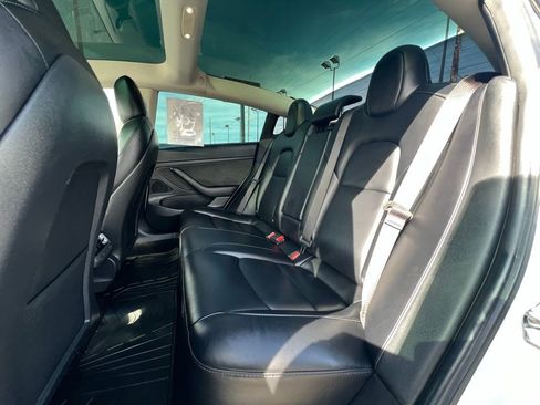 Used 2021 Tesla Model 3 Standard Range Plus image 19