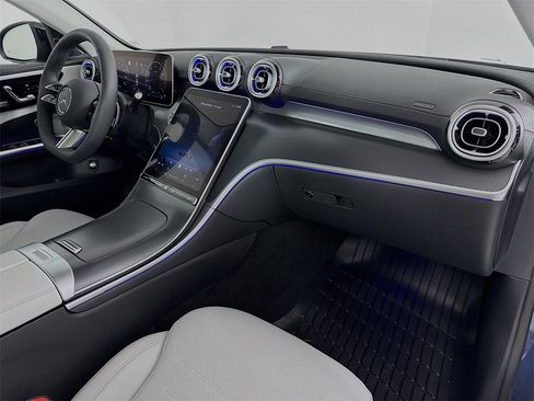 Used 2025 Mercedes-Benz C 300 4MATIC Sedan image 31