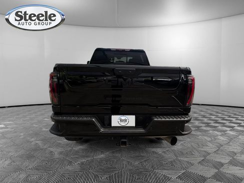 Used 2025 GMC Sierra 2500 AT4X AWD/4WD image 4