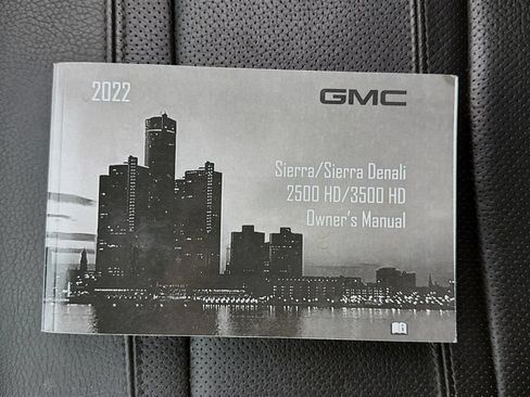 Used 2022 GMC Sierra 3500 Denali w/ Denali Black Diamond Edition AWD/4WD image 47