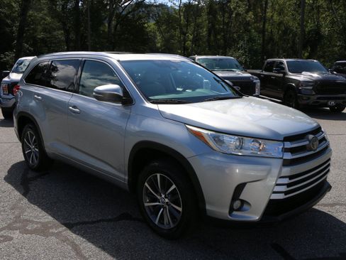 Used 2018 Toyota Highlander XLE FWD image 10