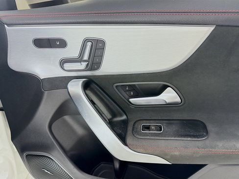 Used 2020 Mercedes-Benz CLA 250 4MATIC image 31