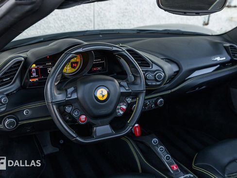Used 2019 Ferrari 488 Spider image 23