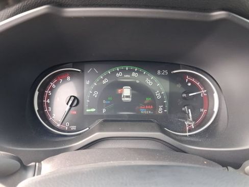 Used 2025 Toyota RAV4 XLE Premium FWD image 16