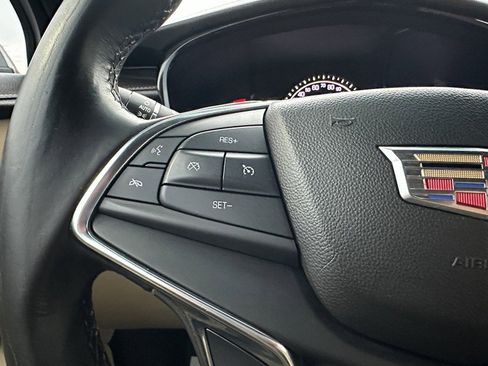 Used 2018 Cadillac XT5 FWD image 23