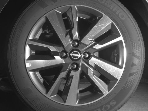 Used 2025 Nissan Versa SV FWD image 13