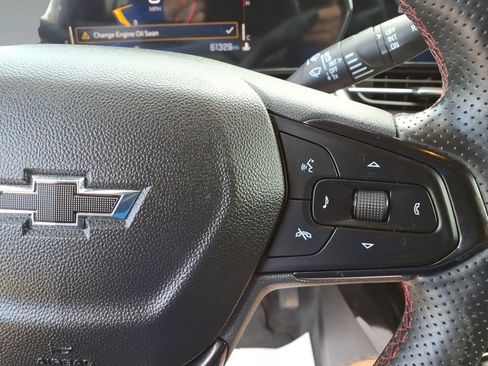 Used 2025 Chevrolet Trax RS w/ Driver Confidence Package FWD image 19