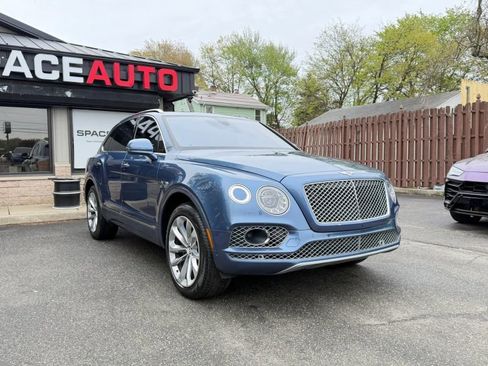 Used 2017 Bentley Bentayga AWD/4WD image 3