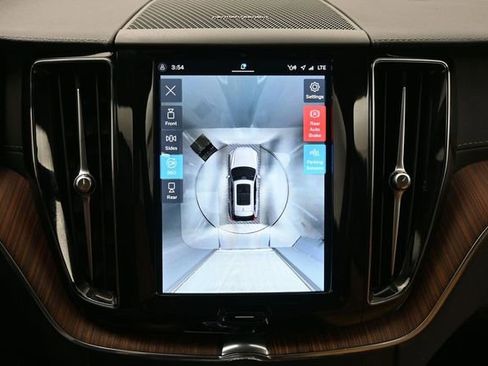 Used 2024 Volvo XC60 B5 Ultimate AWD/4WD image 22