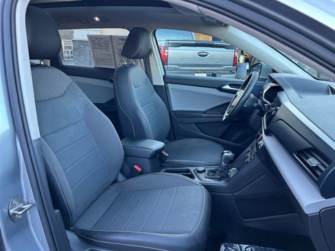 Used 2022 Volkswagen Taos SE FWD image 31