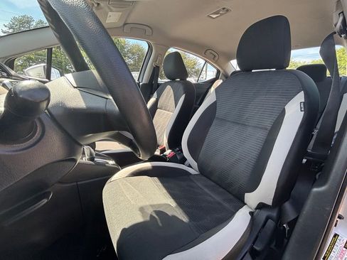 Used 2021 Nissan Versa SV FWD image 16