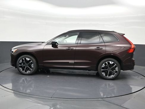 Used 2026 Volvo XC60 B5 Plus AWD/4WD image 2