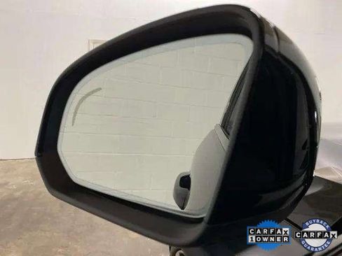 Used 2025 Volvo XC40 B5 Plus image 87