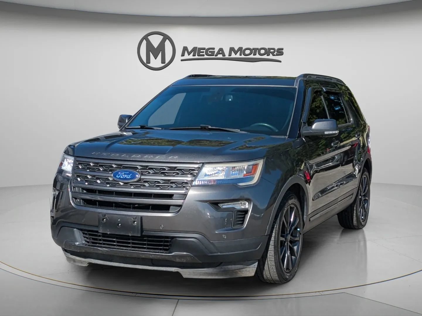 Used 2019 Ford Explorer XLT w/ Equipment Group 202A FWD image 1