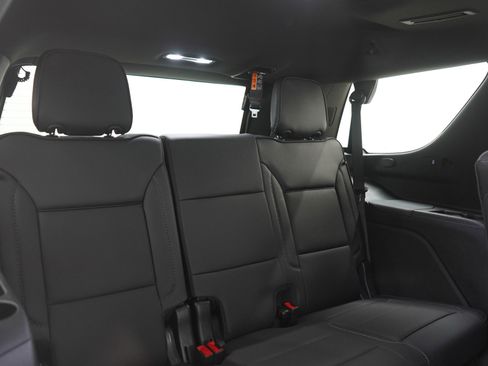 Used 2025 GMC Yukon Denali w/ Denali Reserve Package AWD/4WD image 13