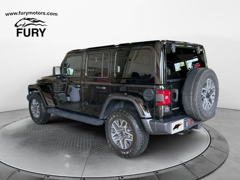 Used 2025 Jeep Wrangler Unlimited Sahara w/ Safety Group AWD/4WD image 5