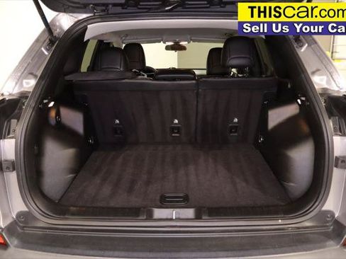 Used 2019 Jeep Cherokee Latitude Plus FWD image 28