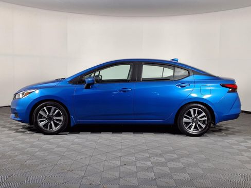 Used 2021 Nissan Versa SV image 4