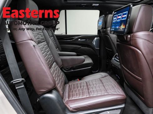 Used 2024 Cadillac Escalade Sport Platinum w/ LPO, ONYX Package image 25