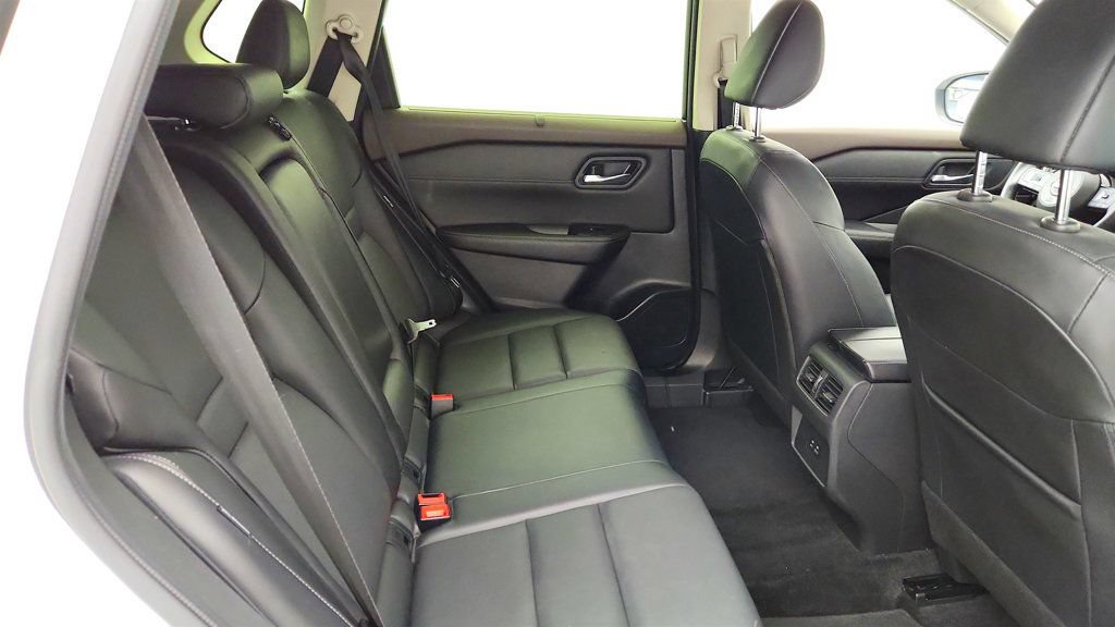 Used 2023 Nissan Rogue SV w/ SV Premium B Package FWD image 22