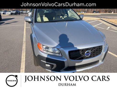 Used 2016 Volvo XC70 T5 Platinum w/ Protection Package image 3