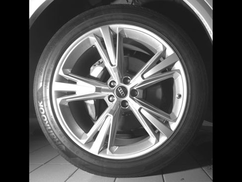 Certified 2022 Audi Q8 Premium AWD/4WD image 10