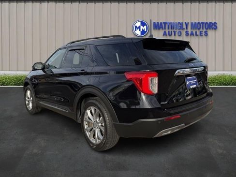 Used 2022 Ford Explorer XLT w/ Equipment Group 202A image 5