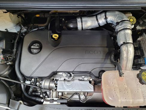 Used 2022 Chevrolet Trax LT w/ LT Convenience Package image 30