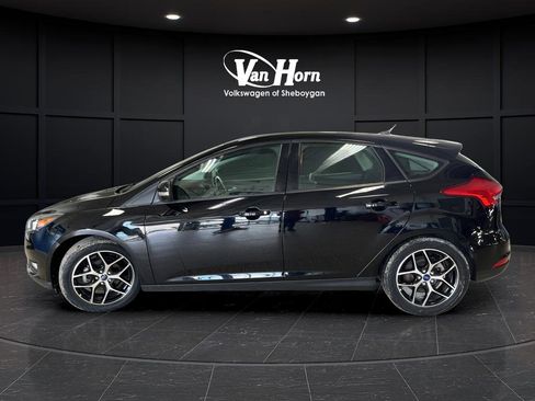 Used 2018 Ford Focus SEL w/ Cold Weather Package FWD image 4