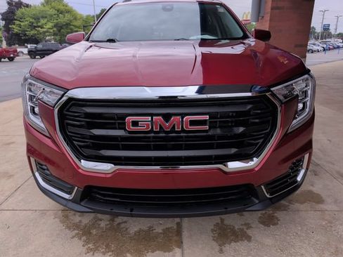 Used 2023 GMC Terrain SLE w/ Driver Convenience Package AWD/4WD image 10