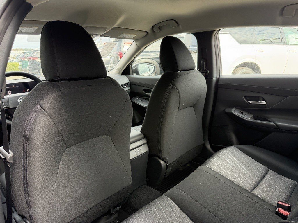 New 2026 Nissan Sentra SR w/ SR Premium Package FWD image 32