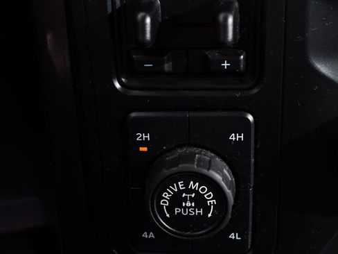 Used 2021 Ford F150 Lariat w/ Equipment Group 502A High image 31