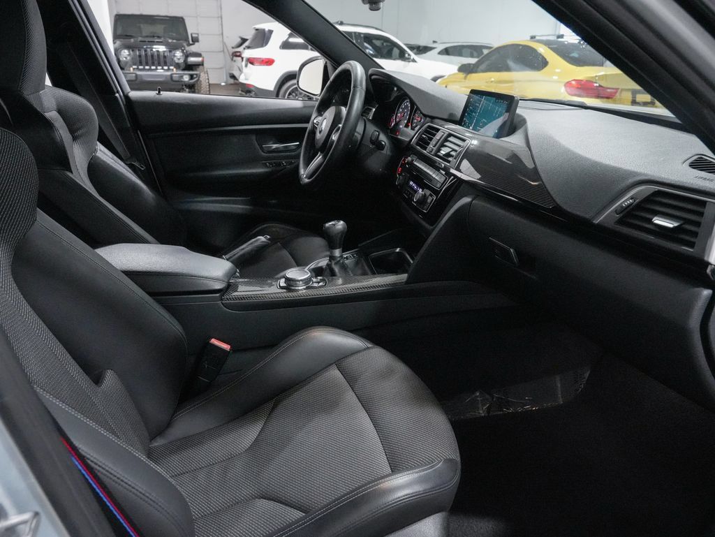 Used 2017 BMW M3 RWD image 23