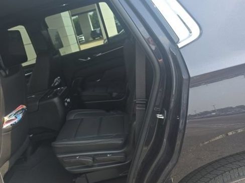 Used 2023 GMC Yukon Denali w/ Denali Reserve Package AWD/4WD image 13