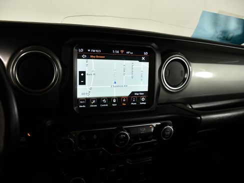 Used 2021 Jeep Wrangler Unlimited Sahara w/ Uconnect 4C Nav & Sound Group AWD/4WD image 27