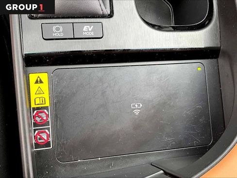 Used 2025 Lexus ES 300h w/ Premium Package image 32