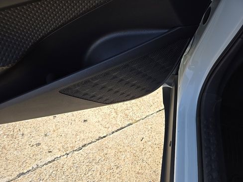 Used 2022 Toyota C-HR XLE image 37