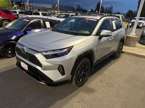 Used 2025 Toyota RAV4 SE w/ Convenience Package AWD/4WD image 2