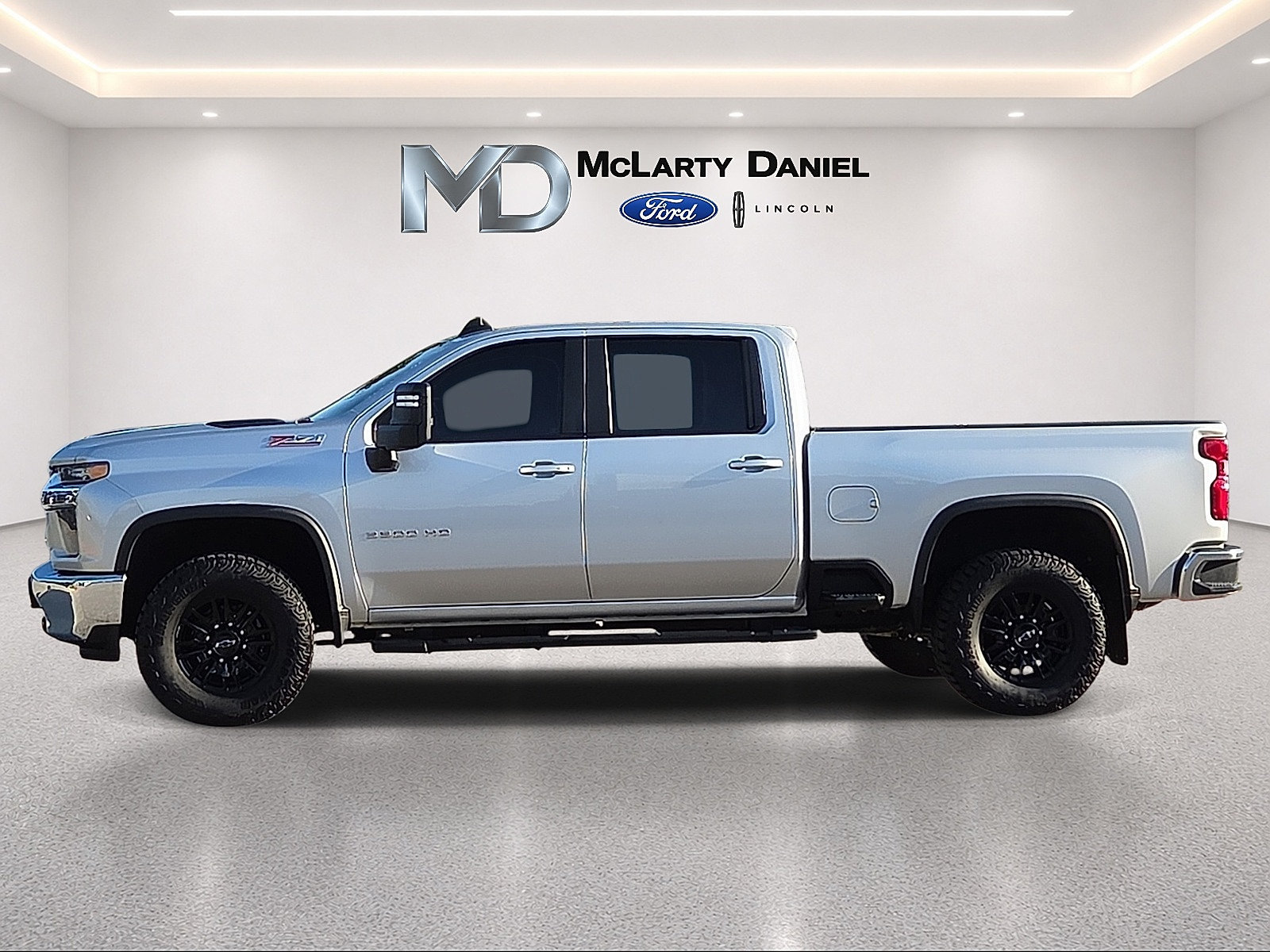 Used 2023 Chevrolet Silverado 3500 LT w/ All Star Edition AWD/4WD image 3