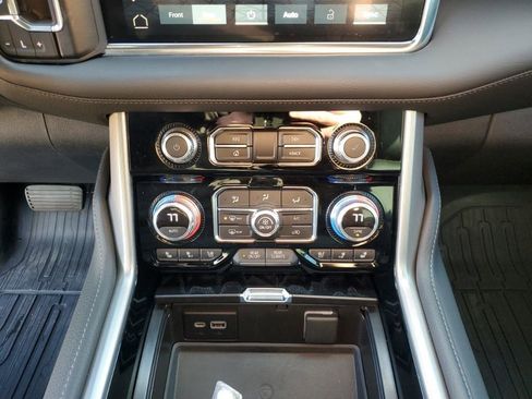 Used 2022 GMC Yukon Denali w/ Denali Premium Package image 39