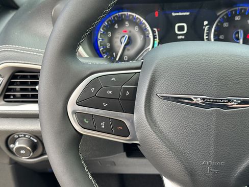 New 2026 Chrysler Pacifica Select FWD image 23