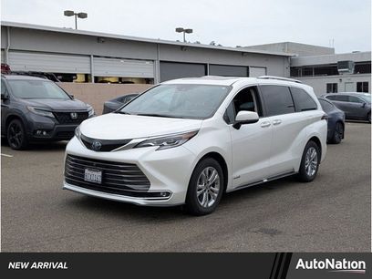 Used 2021 Toyota Sienna Platinum