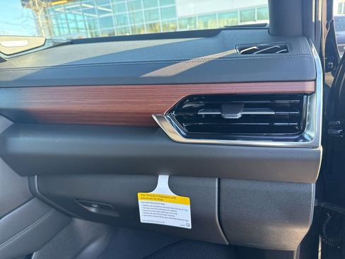 New 2025 GMC Yukon XL Denali w/ Sun & Power Step Package image 26