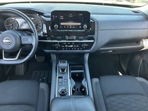 Used 2025 Nissan Pathfinder SV AWD/4WD image 16