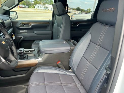 New 2026 Chevrolet Silverado 1500 High Country image 4