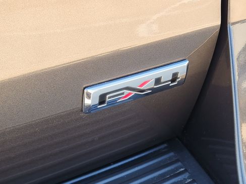 Used 2021 Ford Expedition XLT image 14