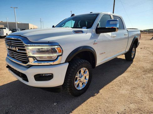 Used 2024 RAM 2500 Laramie AWD/4WD image 3