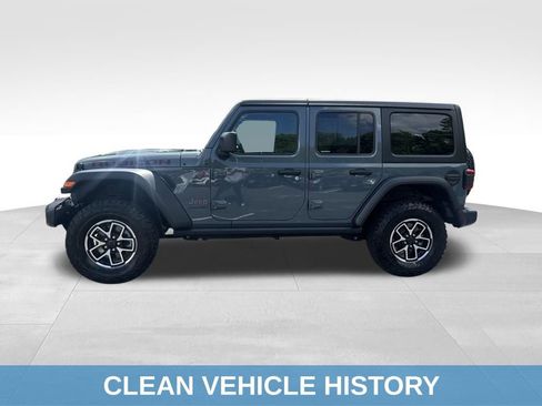 Used 2025 Jeep Wrangler Unlimited Rubicon AWD/4WD image 3