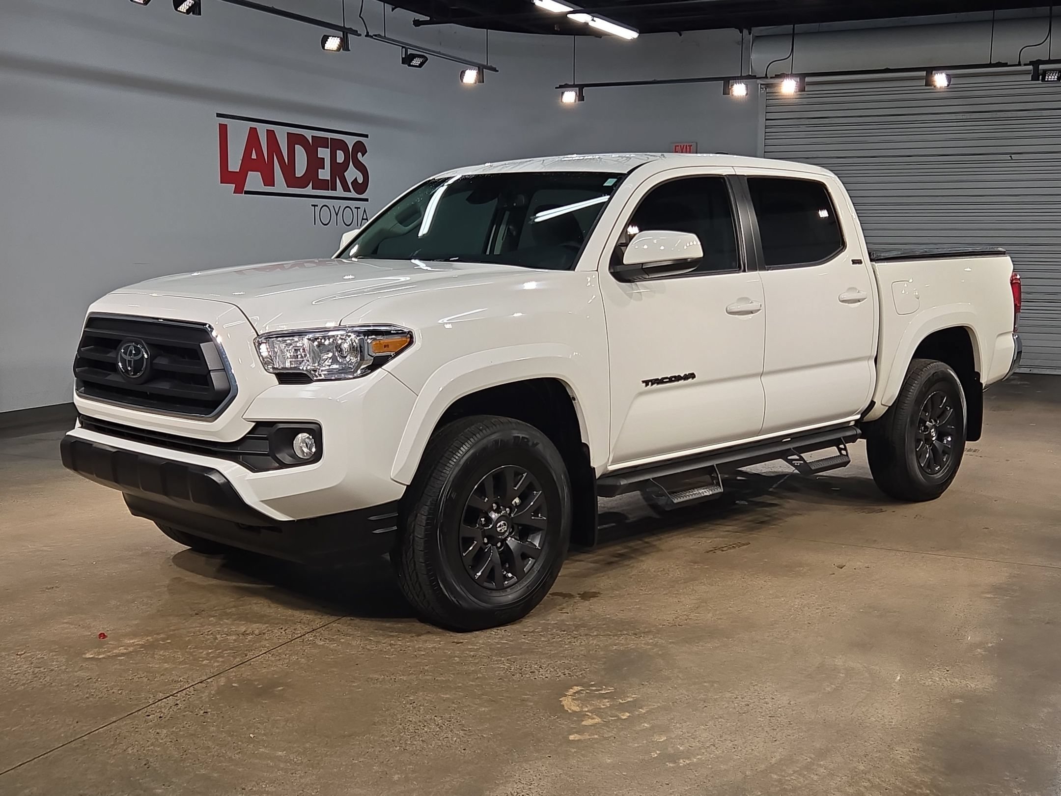 Used 2022 Toyota Tacoma SR5 RWD image 3